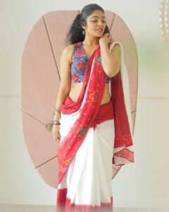 Rima Kallingal Instagram - Bandhini love. In @medha.in 😍💜 Shot by @suryadeva_ug