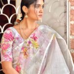 Rinku Rajguru Instagram - Silence🤍🌸🕊️ #peaceful🏡#calm