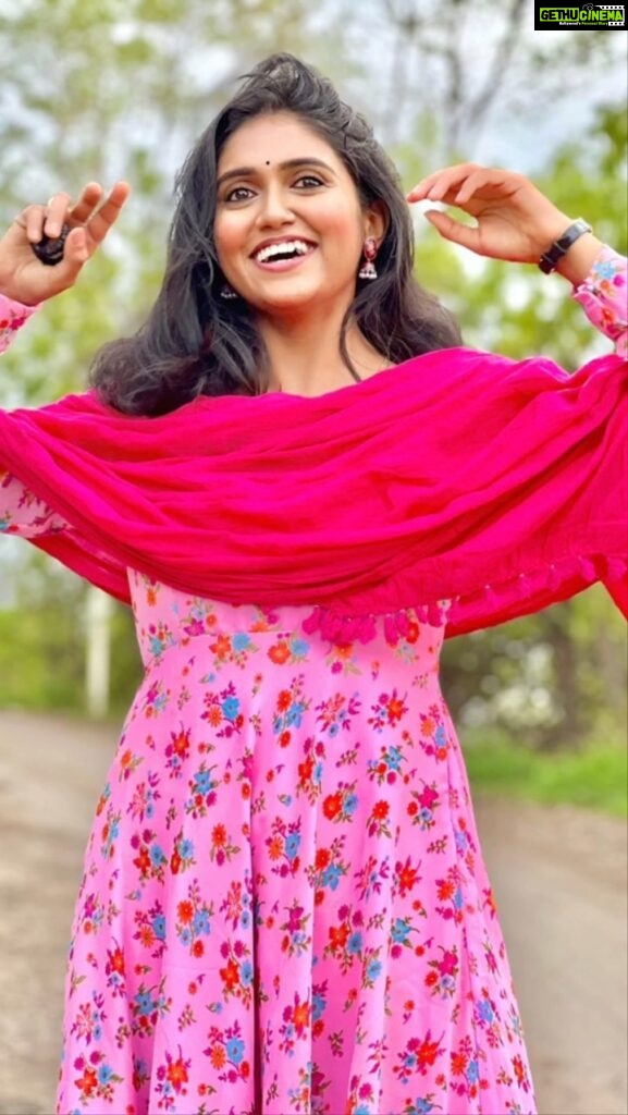 Rinku Rajguru Instagram - Joy 🌸🌸 Click @riya.shinde_11 Outfit @advikafashion_