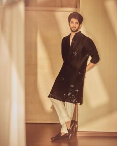 Rohit Suresh Saraf Instagram - Early Eid Mubarak 🌙 ♥️