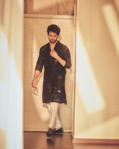 Rohit Suresh Saraf Instagram - Early Eid Mubarak 🌙 ♥️