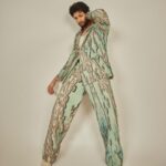 Rohit Suresh Saraf Instagram - Tonight for @pinkvilla 🫶🏼 Shot by @sheldon.santos Styled by @saloniparekh__ Asst by @jaineeebheda Hair by @styled_by_tanik Make up by @imtiaz_makeup