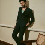 Rohit Suresh Saraf Instagram - Cleaned up after a while 🙆🏻‍♂️🥂 Photos by @sheldon.santos Styled by @saloniparekh__ Asst by @jaineeebheda Hair by @styled_by_tanik Make up by @imtiaz_makeup