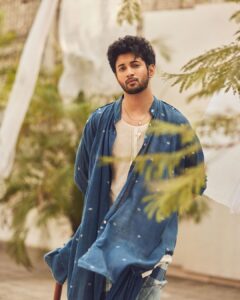 Rohit Suresh Saraf Instagram - For @mensxpofficial ♥️

Shot by @sheldon.santos 
Styled by @saloniparekh__  Asst by @jaineeebheda 
Hair by @styled_by_tanik 
Make up by @imtiaz_makeup 
Managed by @kimberley.fernandes 
Artist Reputation Management @media.raindrop