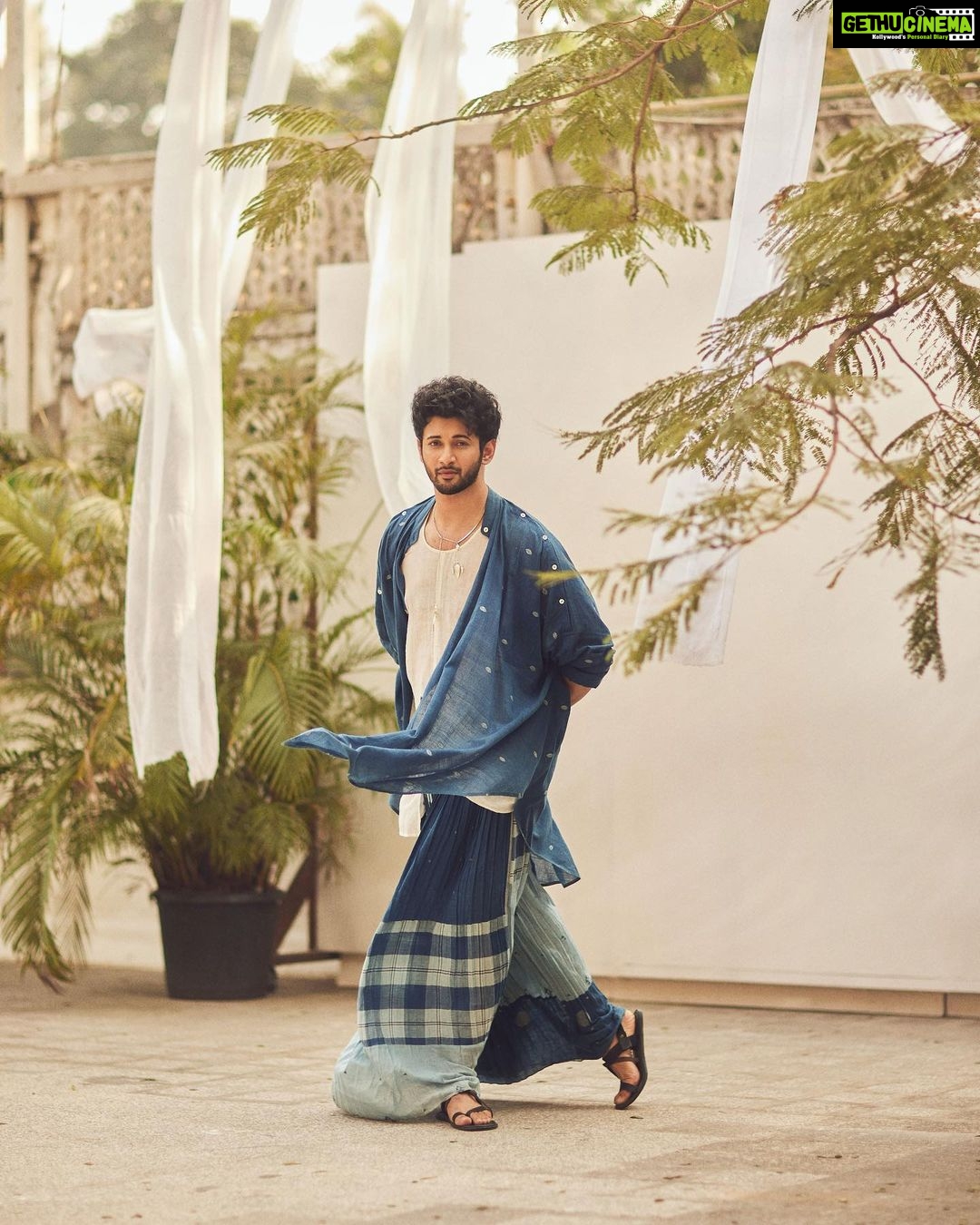 Rohit Suresh Saraf - 787.6K Likes - For @mensxpofficial โฅ๏ธ
Shot by @sheldon.santos
Styled by @saloniparekh__ Asst by @jaineeebheda
Hair by @styled_by_tanik
Make up by @imtiaz_makeup
Managed by @kimberley.fernandes
Artist Reputation Management @media.raindrop