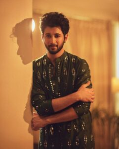 Rohit Suresh Saraf Instagram - Earlier this week 🥂 

Photos by @sheldon.santos 
Styled by @saloniparekh__  Asst by @jaineeebheda 
Wearing @abhinavmishra_  @quirkbrandconsulting 
Hair by @styled_by_tanik 
Make up by @imtiaz_makeup
