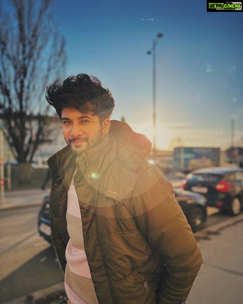 Rohit Suresh Saraf Instagram - Bright blue sky, racing clouds, warm sun and the people.. even warmer! 🫶🏼 Vienna, Austria
