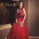 Roshni Chopra Instagram - I dream in flowers 🥀 In @varunbahlcouture & @shriparamanijewels #indiacoutureweek 📸 @banjaariii Hair @moryalalit Thank you @quirkbrandconsulting ✨