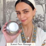 Roshni Chopra Instagram - POV - You don’t need fancy face tools to GLOW 🫶✨ Say yes and give this a try - it’s fun easy and works 🤌🏽❤️ #robeauty #robeautywednesday #facemassage natural beauty sculpted cheekbones jawline self care