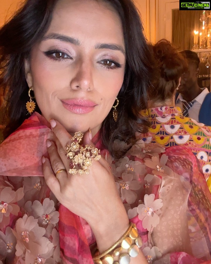 Roshni Chopra Instagram - This barbie isn’t plastic 😂 what’s your pick this weekend Barbie or Oppenhimer?? Wearing the latest drop by @pankajandnidhi for a special afternoon with @gemfields to celebrate their new collection. Plaza Athénée