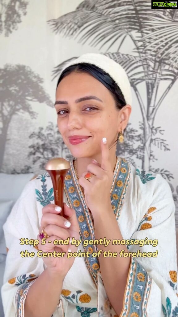 Roshni Chopra Instagram - 💯 Glow Ritual that I swear by 💡🤌🏽 (kansa helps detox the face and the movements help to stimulate the marma points on the face which lead to better circulation, and hence more GLOW ✨repeat each movement 5-10 times takes only 5 mins ) Kansa wand @ohriaayurveda (big thanks to Rajni Ohri for introducing this to me a few years ago ) Please use a Faceoil (I love the one by @drgeetika @skinbydrg To clean the wand I simply wash with soap and store in a fabric pouch #robeauty #robeautywednesday #kansawand #facemassage #sculpted cheekbones glow natural beauty Ayurveda beauty