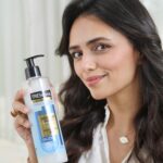 Roshni Chopra Instagram - Monsoon, meet your match: Tresemme Pro Pure Moisture Boost Range!☔💁‍♀️ Experience the joy of hair that’s hydrated for 3 days straight. No more dull days – just vibrant, bouncy locks. Don’t miss out! Click the link in @tresemmeindia’s bio and upgrade your hair game. #ad #TresemmeProPure #HyaluronicAcid #MoistureBoost #HydratedHair #BouncyHair #VibrantHair #NoSulphates #NoParabens #NoDyes #NoMineralOils #CleanBeauty #Tresemmelndia #MonsoonEssential #Shampoo #Conditioner #HairRoutine #HairMask