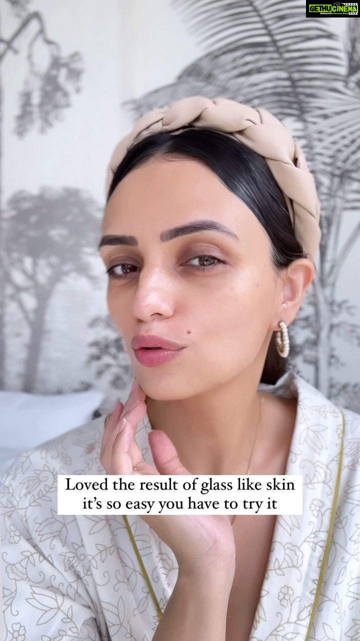 Roshni Chopra Instagram - It works 👌✨ mix 2 tbsp rice flour (or 70% cooked rice with 1 tsp honey & 2 Tbsp milk Leave on for 7-10 mins and rinse off ✨ For the the viral Japanese Rice Face mask to get glass skin - I loved the results ! #Robeauty #robeautywednesday #beautydiy #naturalbeauty #glassskin face mask