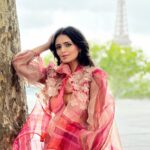 Roshni Chopra Instagram – This barbie isn’t plastic 😂 what’s your pick this weekend Barbie or Oppenhimer?? 

Wearing the latest drop by @pankajandnidhi for a special afternoon with @gemfields to celebrate their new collection. Plaza Athénée