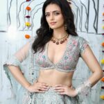 Roshni Chopra Instagram - Lehenga’s have entered the chat ✨ ‘tis the season and I found the prettiest one for you 🤩- wearing @osaabyadarsh available at @perniapopupshop @amigos.rizwan 💕✨
