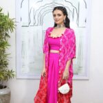 Roshni Chopra Instagram - Festive fits 💕✨ and my #LoveforLocal in Outfit @pinkcitybysarika Necklace @sachdeva.ritika Bag @douxamourindia Heels @thecaistore #draped #skirt #indiandesigners #supportindiandesigners #bandhani #festivewear #indianweddings