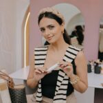 Roshni Chopra Instagram - 🪞Celebrating clean beauty inside out as @skinstoryme launches in india✨💕. Obsessed with their multisticks and mascara! You have to try the Growth serum for your lashes and brows! So easy to use and actually filled with ingredients that are good for the skin 💕✨ You can shop them on www.skinstory.me or Nykaa #SkinStoryCleanBeauty #SkinStoryIndia #CleanBeauty #SkinStory collab