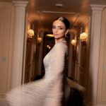 Roshni Chopra Instagram - Caption this ✨ ? In and for @rohitgandhirahulkhanna at india couture week Jewels @karishma.joolry 📸 @techjammer Hair @moryalalit Makeup @makeupbypriyanka2019 i
