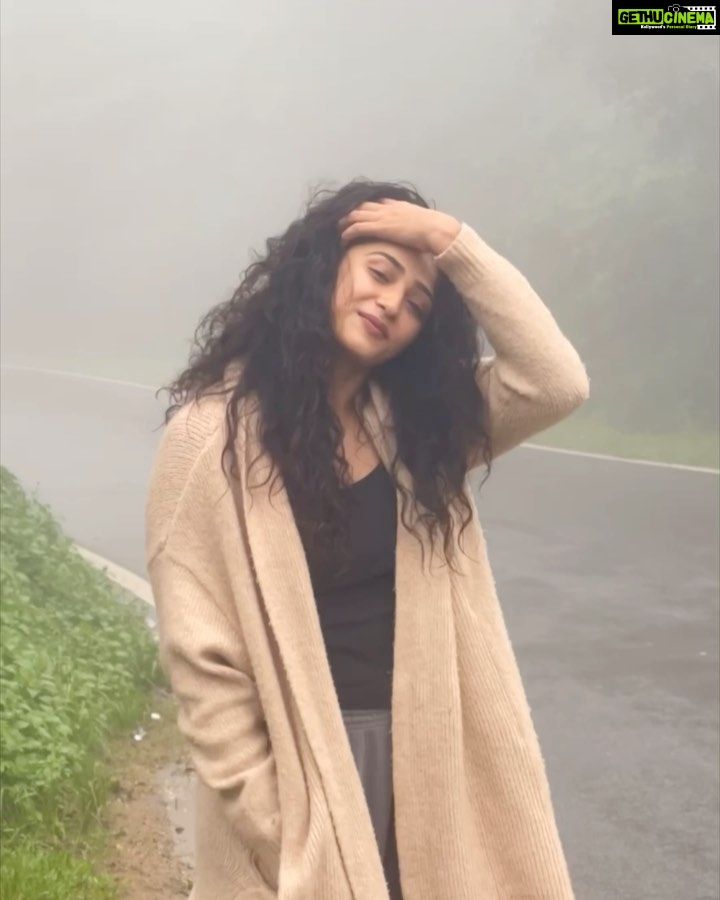 Roshni Prakash Instagram - A trip down memory rain.. 🦋 Chikmagalur