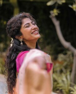 Roshni Prakash Instagram - Jitters as my Telugu movie is releasing tomorrow. #gandeevadhariarjuna out tomorrow. 

🌸🌺🌸🌺🌸🌺🌸

Outfit : @bhargavikunam ❤️

P.C : @manish_konidala ❤️