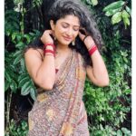Roshni Prakash Instagram – Amma says I have draped the saree well 😬