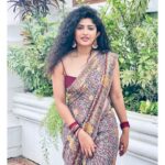 Roshni Prakash Instagram – Amma says I have draped the saree well 😬