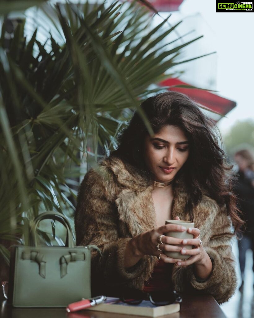 Roshni Prakash Instagram - May be she’s born with it, Maybe it’s caffeine. ♨