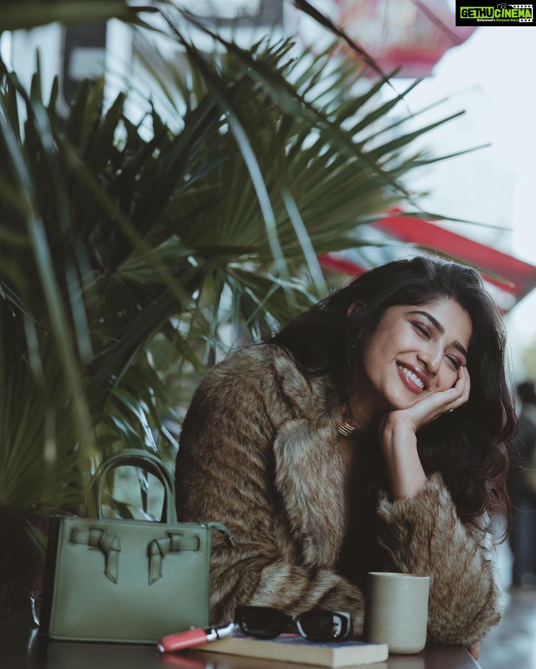 Roshni Prakash Instagram - May be she’s born with it, Maybe it’s caffeine. ♨️