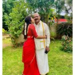 Roshni Prakash Instagram – Special day and at my favourite spot.
Happy Birthday Pumpkin. ❤️
Blessed 🌸