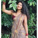 Roshni Prakash Instagram – Amma says I have draped the saree well 😬