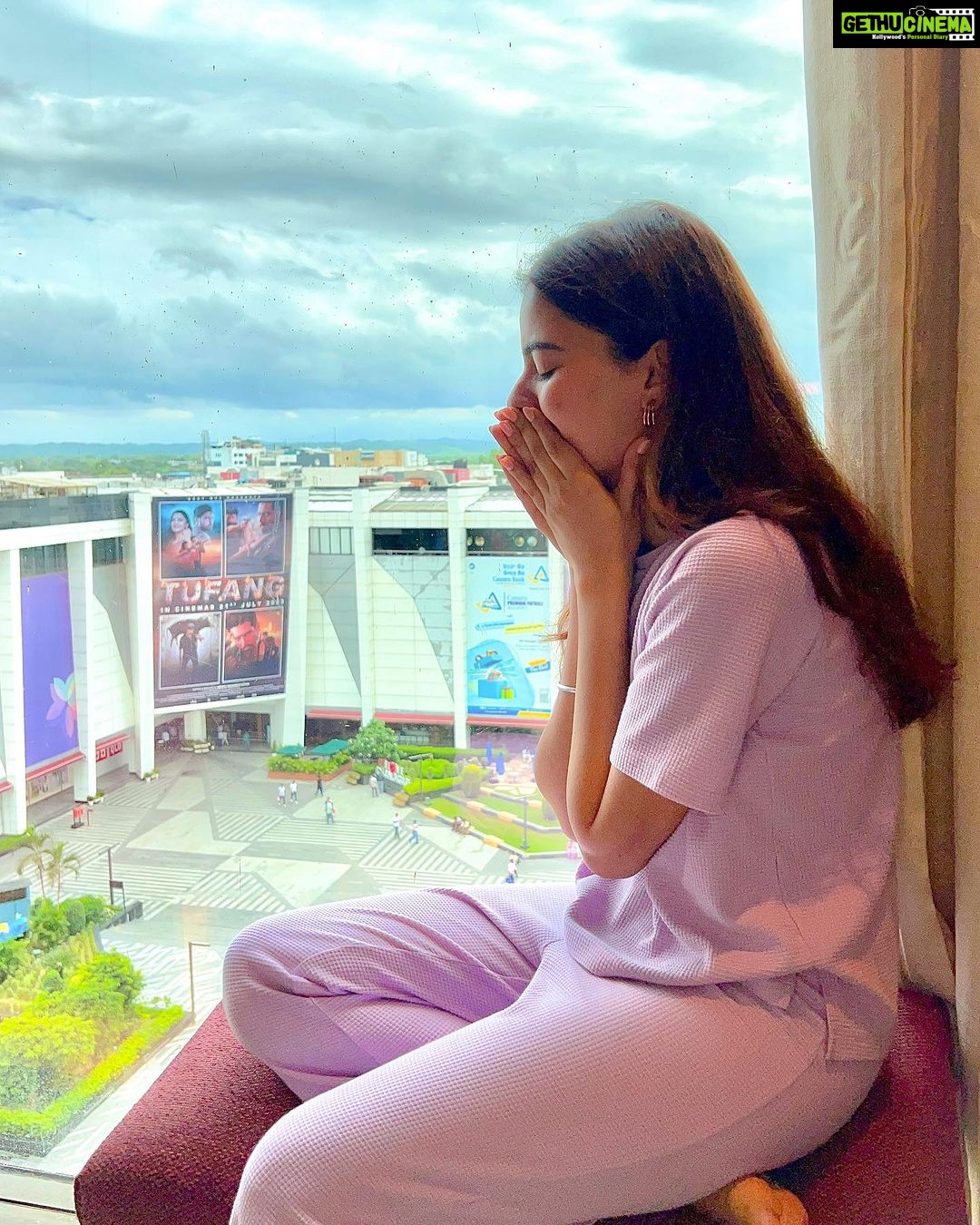 Rukshar Dhillon Instagram - The biggest smile with a tear in my eye. After working in Kannada, telugu, and hindi films, I mark my debut in the Punjabi film industry. As I continue to grow in my career, I wish for you all to celebrate this moment with me. It’s your support, love and belief in me that keeps me going. And see…your girl is here today! Waking up to the best hotel view ever, I am filled with gratitude. Thank you everyone. Thank you Babaji♥️ Let the #Tufang promotions begin!💪🏻 In theatres on 21st July.