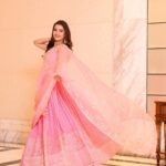 Rukshar Dhillon Instagram – 💕

@bhargavikallam @kavithaguttaofficial @arpitr93 @houseofqc @pandoras_art_jewellery 

#weddingvibes
