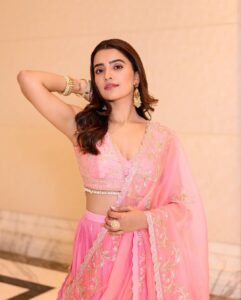Rukshar Dhillon Instagram - 💕

@bhargavikallam @kavithaguttaofficial @arpitr93 @houseofqc @pandoras_art_jewellery 

#weddingvibes