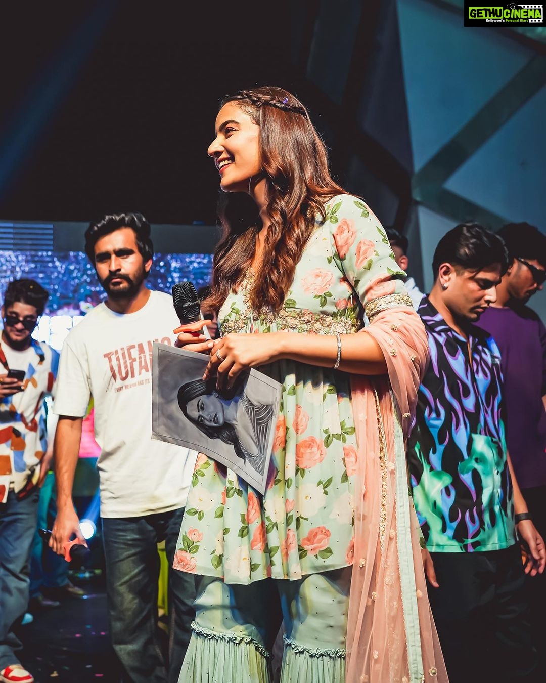 Rukshar Dhillon Instagram - Jalandhar you all were amazing!! Thank you for the love♥️ #Tufang in cinemas on 21st July🔥 Styled by- @vasundhara_daga Wearing- @summerbypriyankagupta Hair- @hairstylist_laddi312 Make up- @mishimakeovers Jalandhar, India