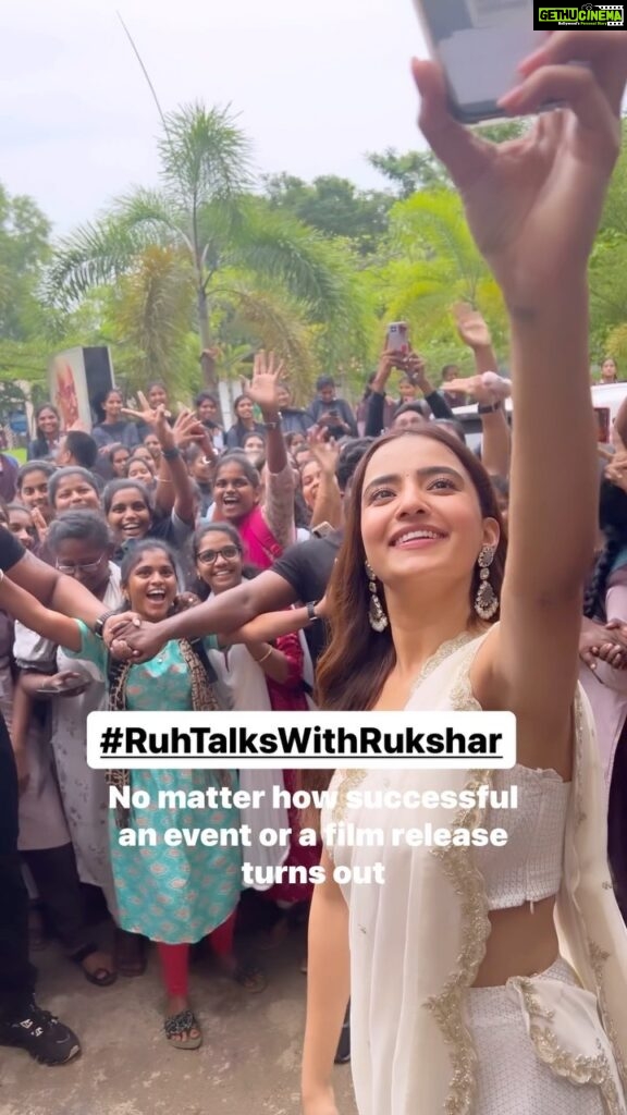 Rukshar Dhillon Instagram - #RuhTalksWithRukshar It’s all about those little moments that bring us the biggest joy♥ #kindnessaboveanything