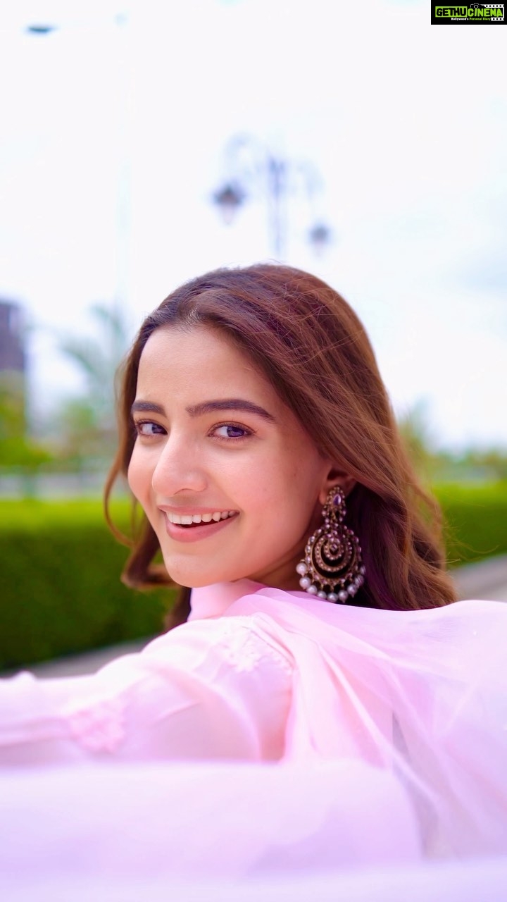 Rukshar Dhillon Instagram - Oye hoye ni tu sohni bahli🥰 #Tufang Promotions! In cinemas on 21st July Styled by- @vasundhara_daga Wearing- @thenawabikurti Hair- @hairstylist_laddi312 Make up-@abhishekarora_01 Shot by- @gsfilms.x