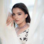 Rukshar Dhillon Instagram - Black white and everything in between♣️ Wearing- @houseofsanaari Jewellery- @the_chandi_studio Styled by- @vasundhara_daga Captured by- @neerajsethiphotography Make up- @rup_makeup_aura Hair- @hairstylist_laddi312
