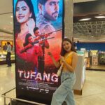 Rukshar Dhillon Instagram - Just casually walking around the mall spotting myself with mama🥰🫠 Grateful and blessed❤️ #Tufang in 2 Days! Cannot keep calm🤩