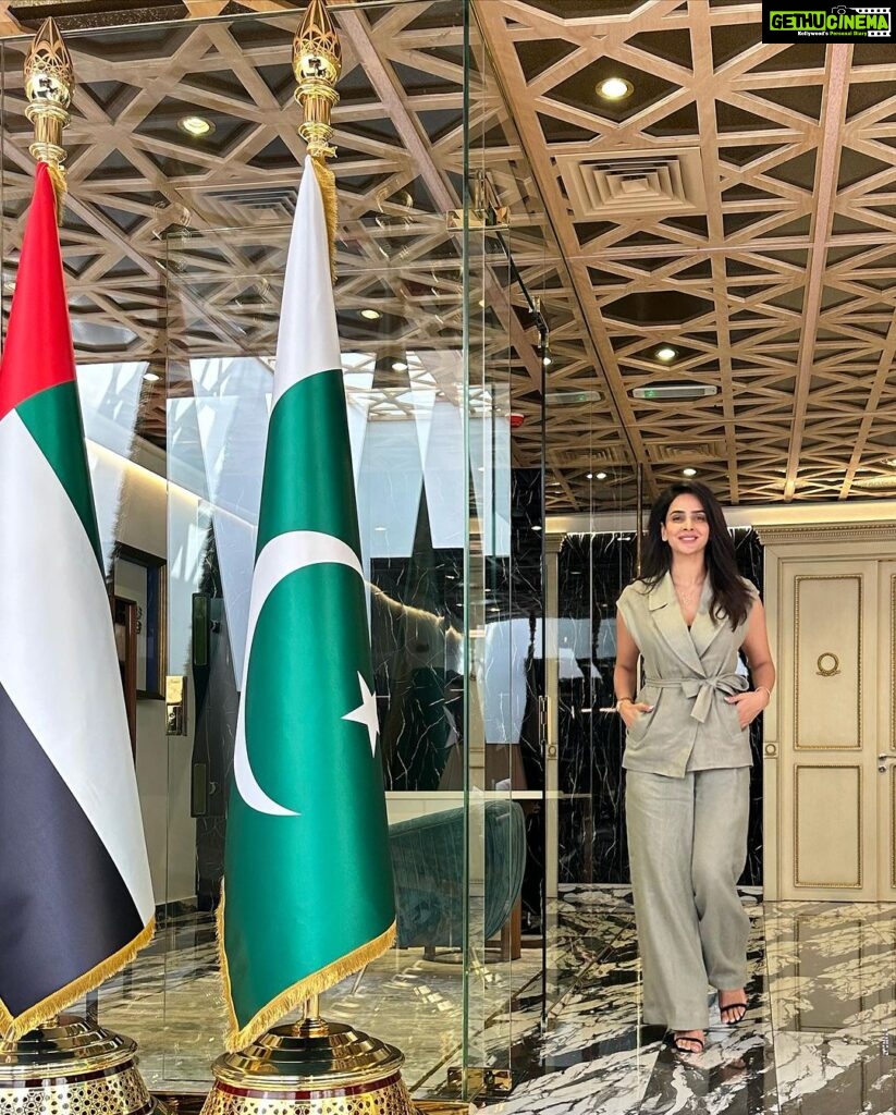 Saba Qamar Zaman Instagram - I want to thank the amazing government of UAE for honouring me with the Golden Visa, can't thank you guys enough for opening your home to me- this entire process wouldn't have been possible without the help of @gcclegalconsultants you guys have been a great support- lots & lots of love your way! 🤍🇦🇪 @khaleejtimes @gcclegalconsultants @h.e_usman