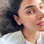 Saba Qamar Zaman Instagram - May Allah fill your life with good health and happy moments. Eid Mubarak! ♥️🤍