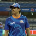 Sachin Tendulkar Instagram - 𝐓𝐡𝐞 𝐌𝐚𝐬𝐭𝐞𝐫 𝐁𝐥𝐚𝐬𝐭𝐞𝐫 🤝 𝐌𝐈 𝐒𝐪𝐮𝐚𝐝 💙 #OneFamily #MumbaiMeriJaan #MumbaiIndians #TATAIPL #IPL2023 MI TV