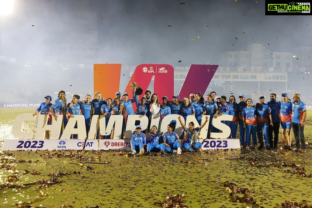 Sachin Tendulkar Instagram - MumBAI rocks!!! Mumbaichya women’s team cha motha parakram @wplt20 chya pahilyach season madhe! Congratulations @mumbaiindians. 👏🏻💙🏏 #AaliRe #WPLFinal #OneFamily #WPL2023 #YehTohBasShuruatHai #ForTheW