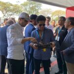 Sachin Tendulkar Instagram – A sight to behold for a motorsport enthusiast like me. 🏁🏎️💨

Had a wonderful time cheering for @mahindraracing at the #HyderabadEPrix. Glad to see motorsport racing returning to India 🇮🇳 after a decade.