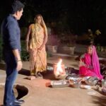 Sachin Tendulkar Instagram - Chulhe pe bane khane ka swaad hi anokha hota hai! 😍 #SachInReelLife #tbt #rajasthan