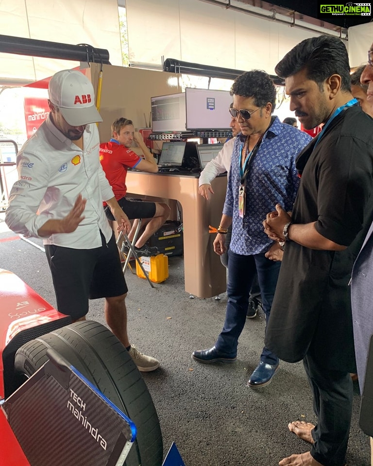 Sachin Tendulkar Instagram - A sight to behold for a motorsport enthusiast like me. 🏁🏎️💨 Had a wonderful time cheering for @mahindraracing at the #HyderabadEPrix. Glad to see motorsport racing returning to India 🇮🇳 after a decade.