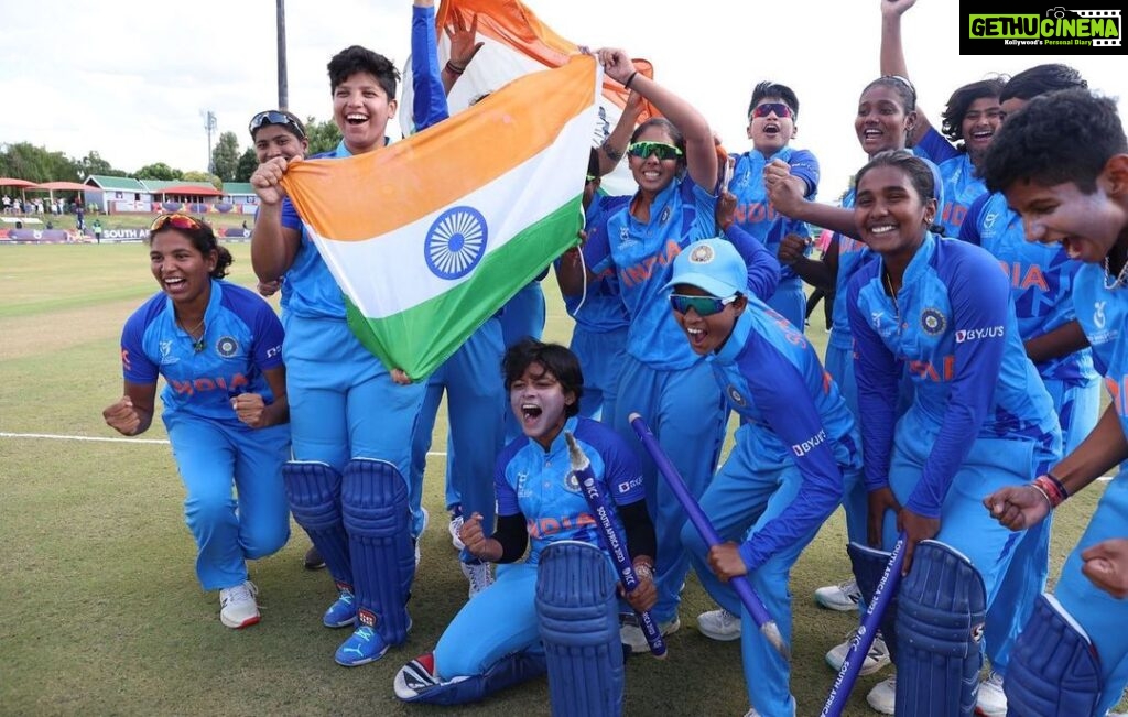 Sachin Tendulkar Instagram - Indian women’s cricket is on the up! First the announcement of the #WPL & now the #U19T20WorldCup win. Congratulations to the entire women’s team on winning the inaugural U19 World Cup. 🇮🇳🏆🏏 This win will inspire a whole generation to take up sports.