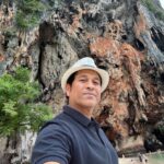 Sachin Tendulkar Instagram - Kabhi Krabi Beech Beach 🏝️ Mein Holiday Lena Zaroori Hai! 😋 #ThailandDiaries #krabi #vacation Krabi, Thailand