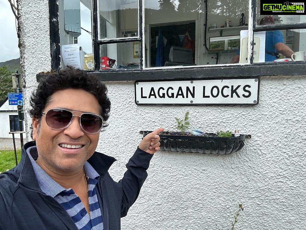 Sachin Tendulkar Instagram - Who read it as Lagaan Rocks? 🙋🏻‍♂ #FlashbackFriday #Scotland #Travel