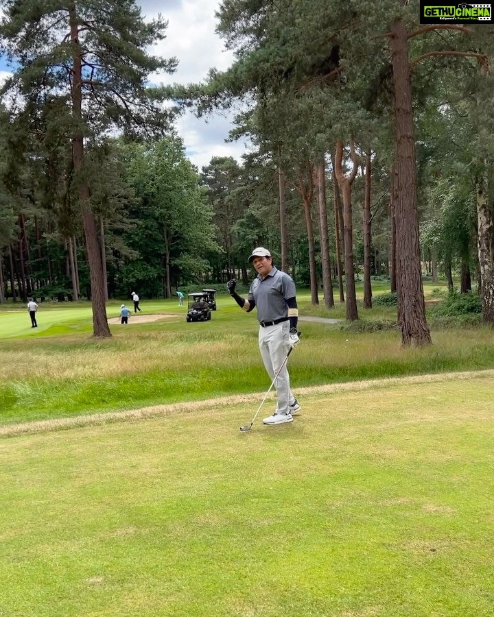 Sachin Tendulkar Instagram - It was a pleasure to meet and chat with @gary.player, one of the greatest golfers to have played the sport. Since we were playing around the same time, I also had the opportunity to receive some valuable tips from him. ⛳️🏌️‍♂️ #golf #golfswing #golflife