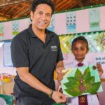 Sachin Tendulkar Instagram – Spending time with these young champions was like batting on a pitch full of dreams. 

Their hope, courage, and joy are the real winning shots of life! 

Through nutrition, sports and education, we can all give wings to their dreams. @unicef @unicefsouthasia  @unicef_srilanka 

Ayubowan, Sri Lanka. 🇱🇰

#unicef #srilanka #cricket
